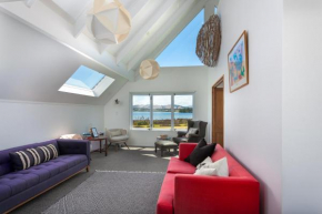 Sunset Sands - light and lofty, seascape views, great for families!, Waihi Beach